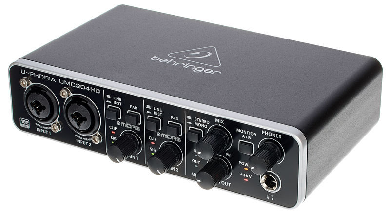 Do not steal this photo. Musikhaus Thomann will get mad. Interface Behringer UMC204HD