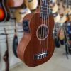 Guitarra Electroacústica Ukelele Soprano Electroacústico Freeman